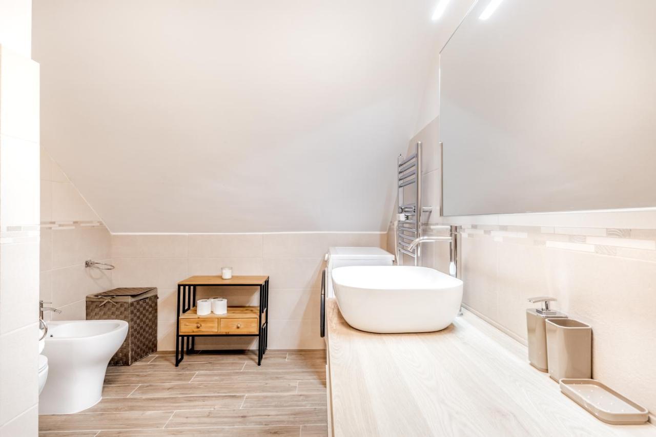 Bbhome Penthouse Bright And Elegant Metro Conca D'Oro Rome Exterior photo
