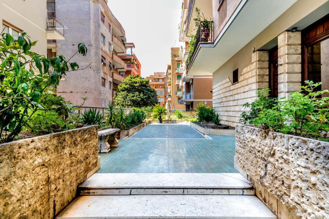 Bbhome Penthouse Bright And Elegant Metro Conca D'Oro Rome Exterior photo