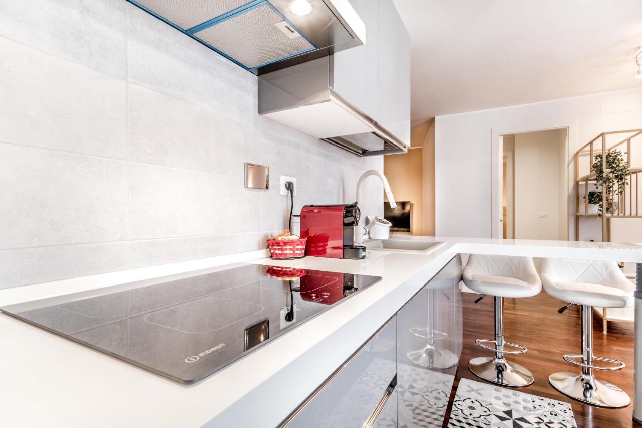 Bbhome Penthouse Bright And Elegant Metro Conca D'Oro Rome Exterior photo